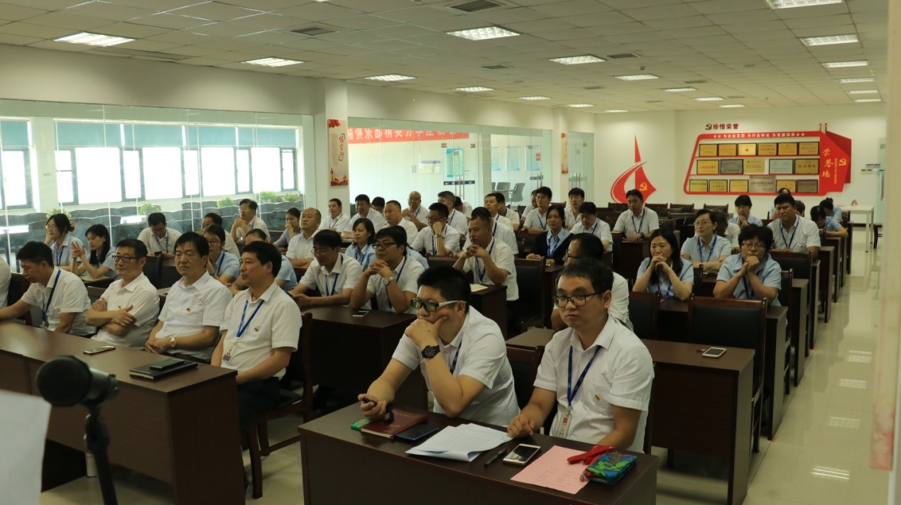 知识竞赛争先锋   比学赶超展风采 —— 开云官方入口_开云（中国）乳业集团党委举办庆 “七一”党建知识竞赛