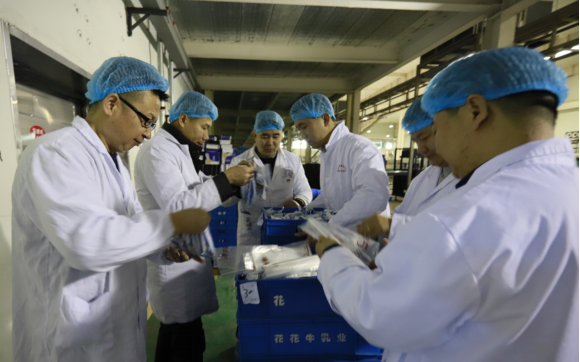 党员带头赴一线  助力春节保生产—开云官方入口_开云（中国）别样“生产突击队”助力车间生产