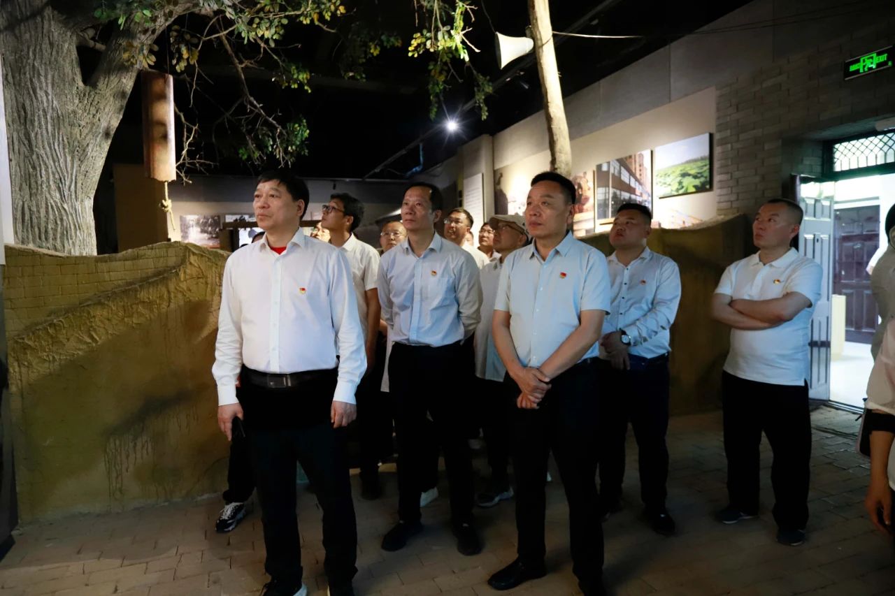 砥砺初心使命，汲取奋进力量丨开云官方入口_开云（中国）乳业集团党委组织开展学习“焦裕禄精神”主题党日活动