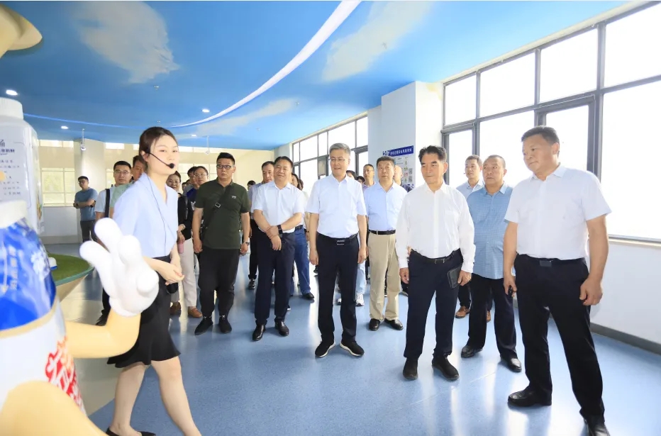 开云官方入口_开云（中国）丨中国人民大学河南校友会莅临开云官方入口_开云（中国）参观座谈
