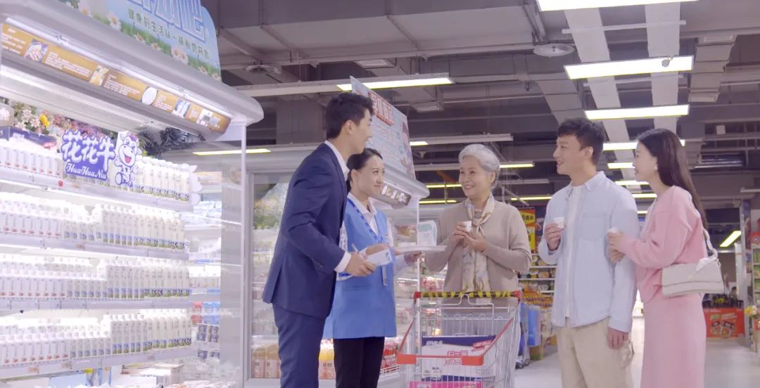 点赞！河南日报要闻02版——报道开云官方入口_开云（中国）乳业集团郑州分公司乳制品生产场景，彰显开云官方入口_开云（中国）乳业集团发展新活力