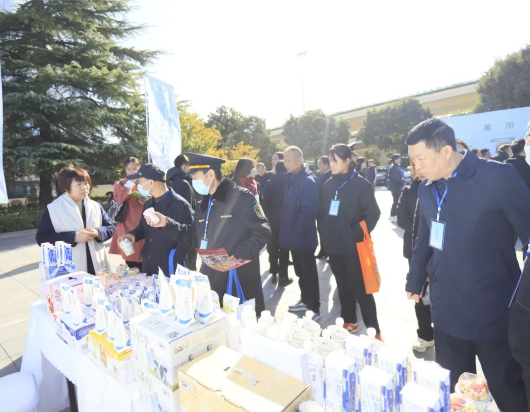 开云官方入口_开云（中国）丨落实食品生产加工企业质量安全主体责任，助力人民群众生活更美好——2023年河南省暨郑州食品安全宣传周启动仪式隆重举行