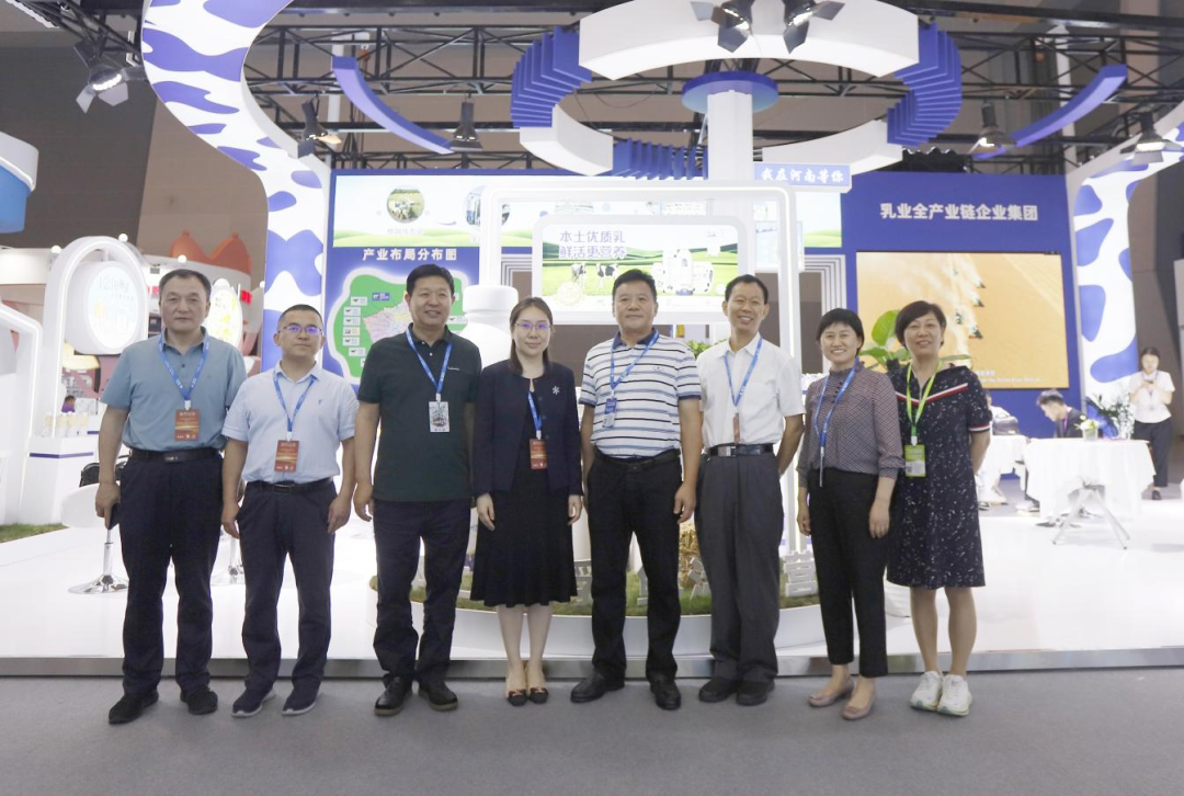 启航新征程 点亮新赛道丨开云官方入口_开云（中国）乳业集团参加第十四届中国奶业大会暨D20峰会，荣获“中国乳制品生产企业现代化等级5A级”评定殊荣