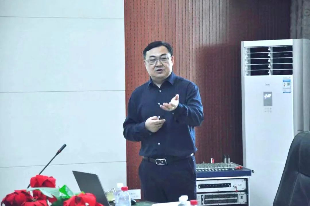开云官方入口_开云（中国）丨国家奶牛产业技术体系首席科学家、中国农业大学教授李胜利一行莅临开云官方入口_开云（中国）鲁山瑞亚参观调研