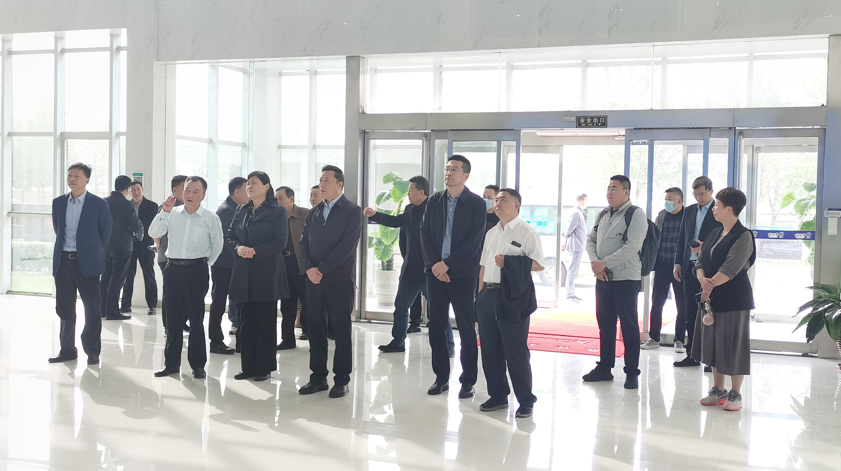 开云官方入口_开云（中国）丨沈阳市人大常委会副主任曹鹏一行莅临开云官方入口_开云（中国）考察座谈