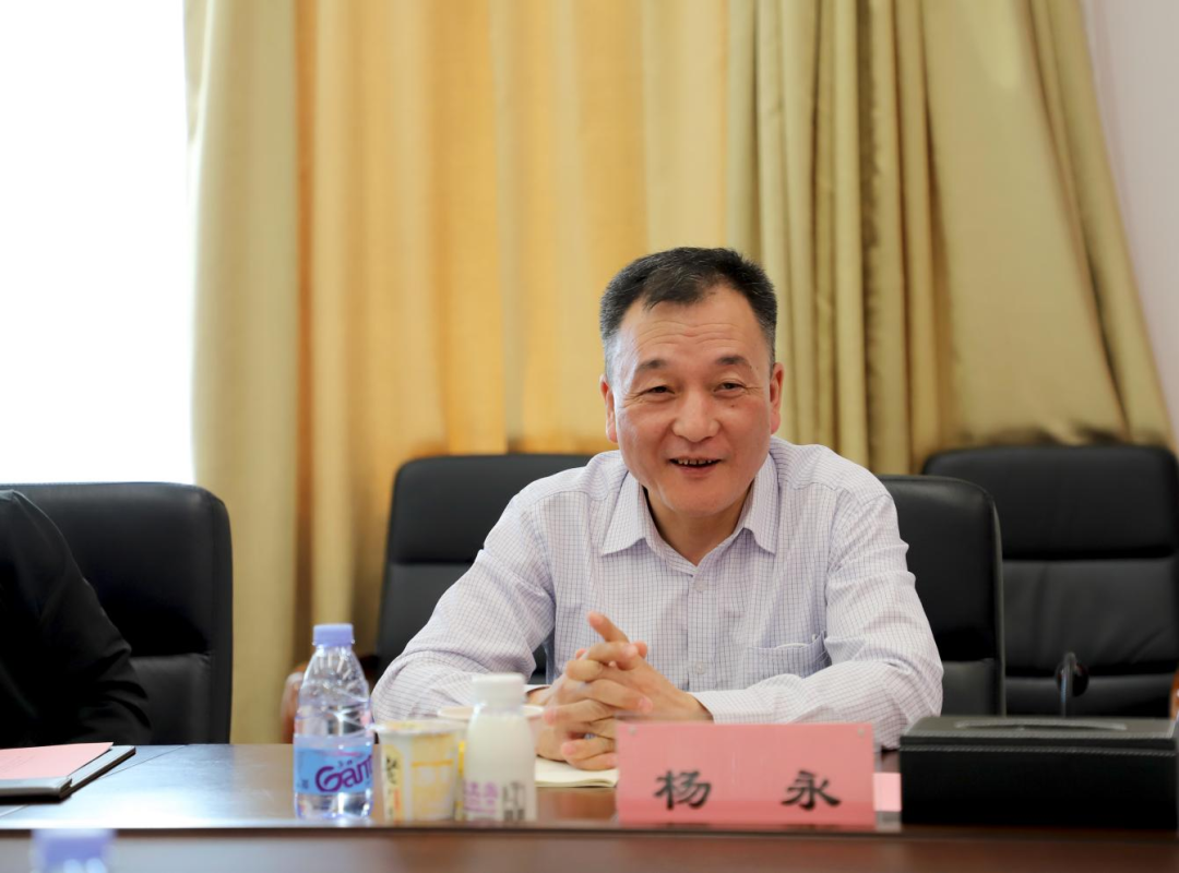 交流促提升 互动谋发展｜开云官方入口_开云（中国）乳业集团总裁杨永带队分别赴广东燕塘乳业及越秀风行乳业参观交流
