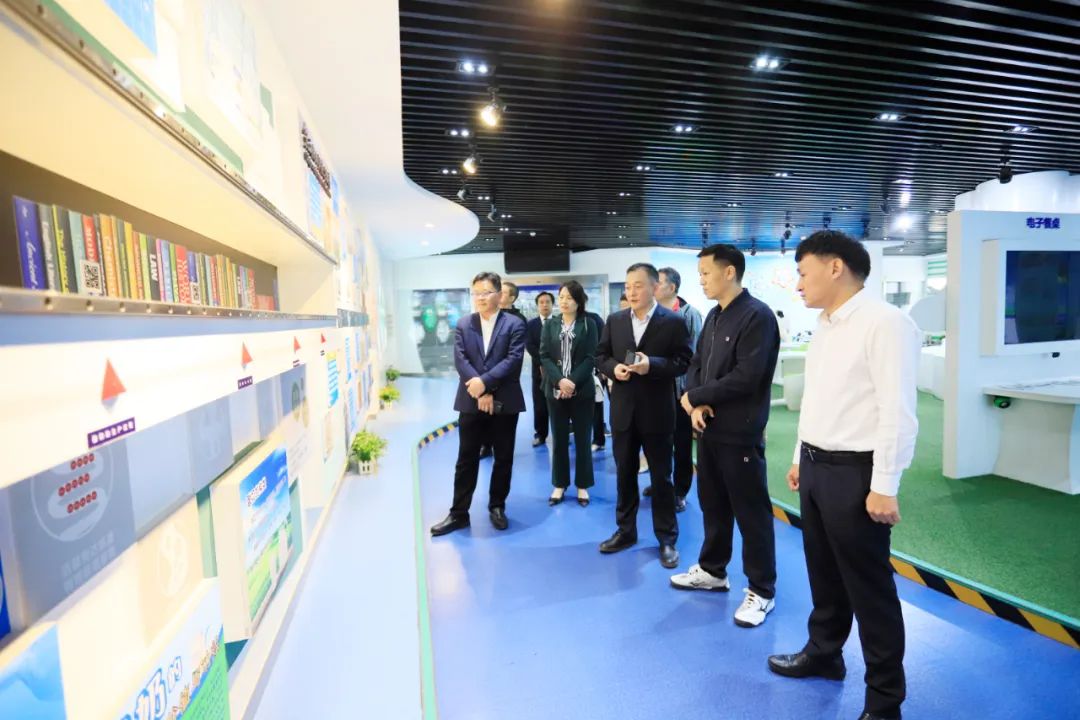开云官方入口_开云（中国）| 省农投集团董事长李晓寰一行莅临开云官方入口_开云（中国）调研指导工作