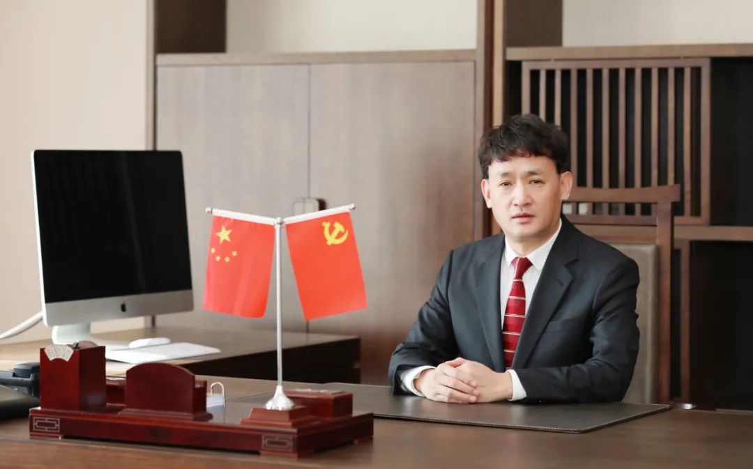 双双获奖 喜事连连｜ 开云官方入口_开云（中国）乳业集团荣获“河南省知名品牌”奖，董事长关晓彦荣膺“2022年度品牌人物”
