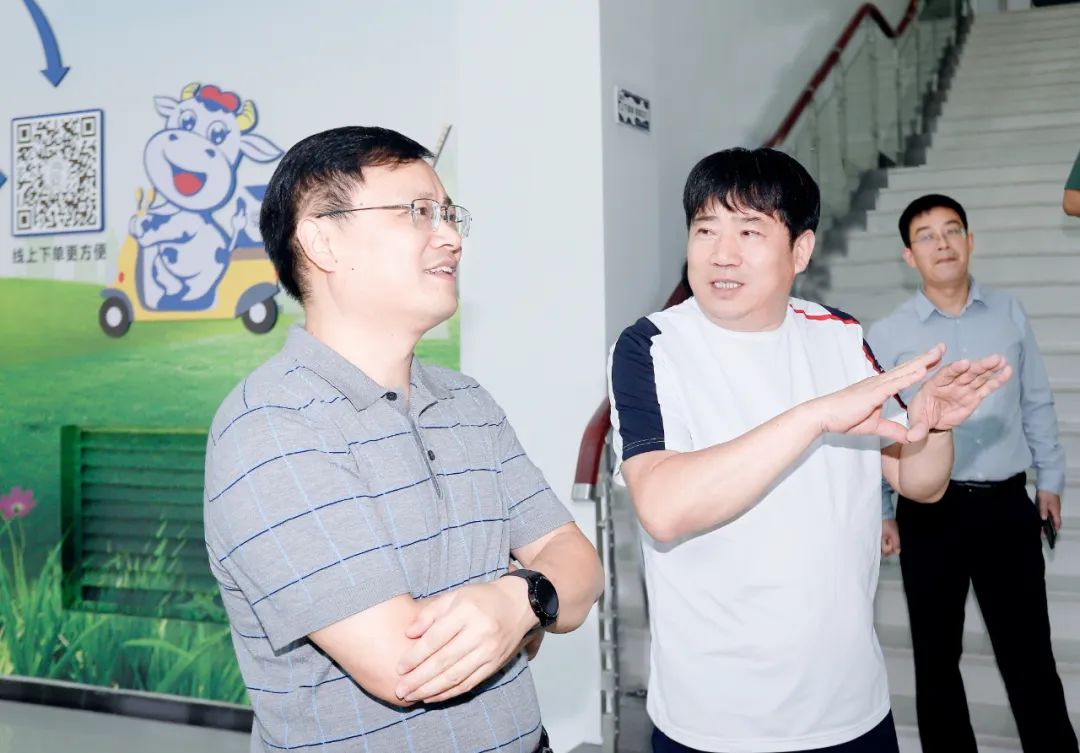 快讯｜社旗县人民政府县长关文波一行莅临开云官方入口_开云（中国）乳业集团参观考察