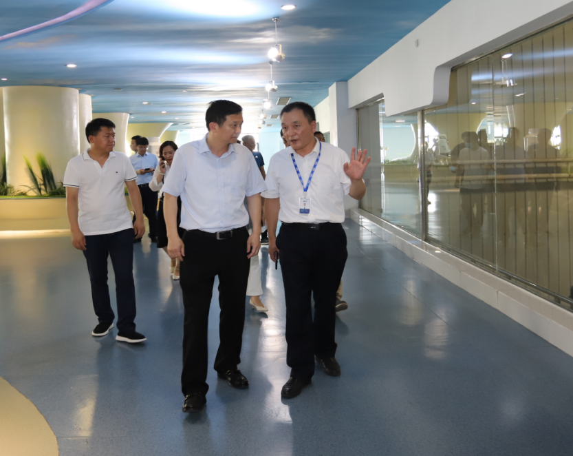 快讯|郑州市二七区委副书记、区长虎荣鑫莅临河南开云官方入口_开云（中国）乳业集团调研
