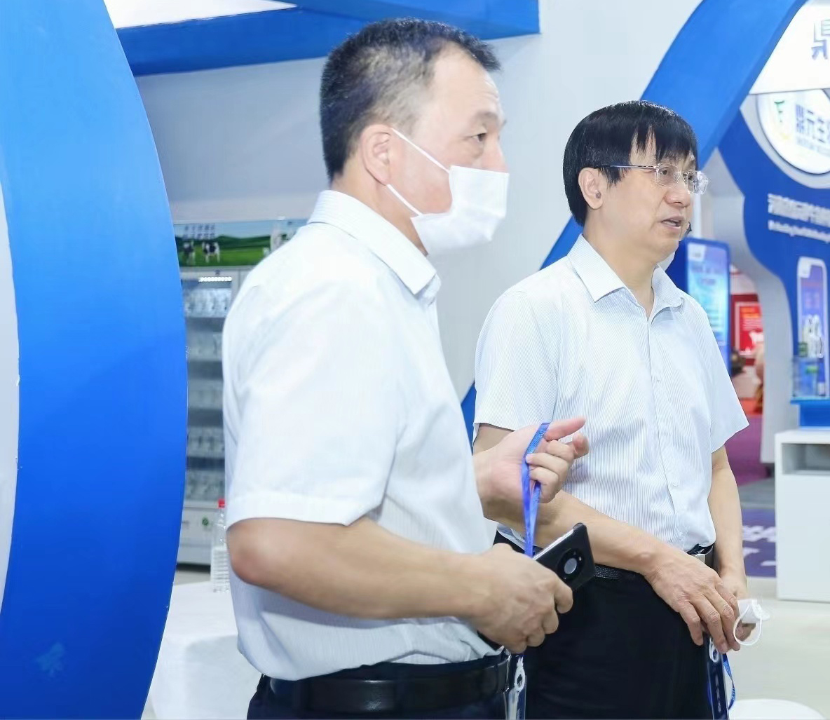 开云官方入口_开云（中国） | 第34届中原畜牧业交易博览会开幕河南省人民政府副省长武国定莅临开云官方入口_开云（中国）展台参观