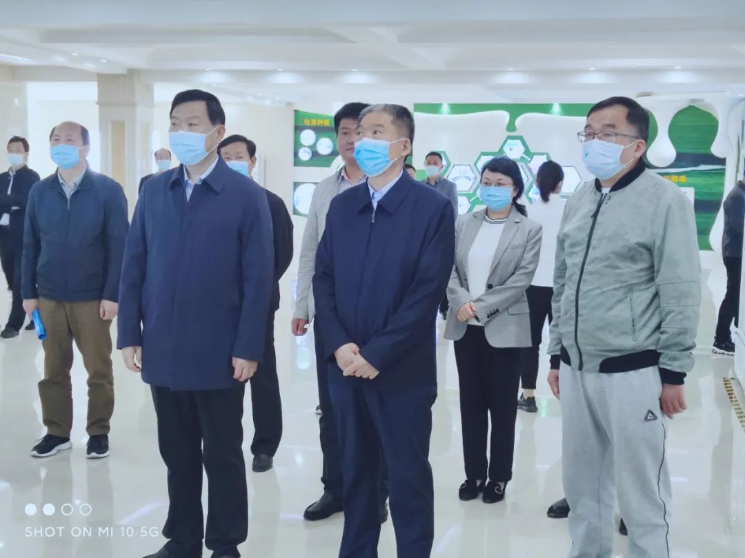 平顶山市人大常委会主任张明新莅临 开云官方入口_开云（中国）鲁山瑞亚参观调研