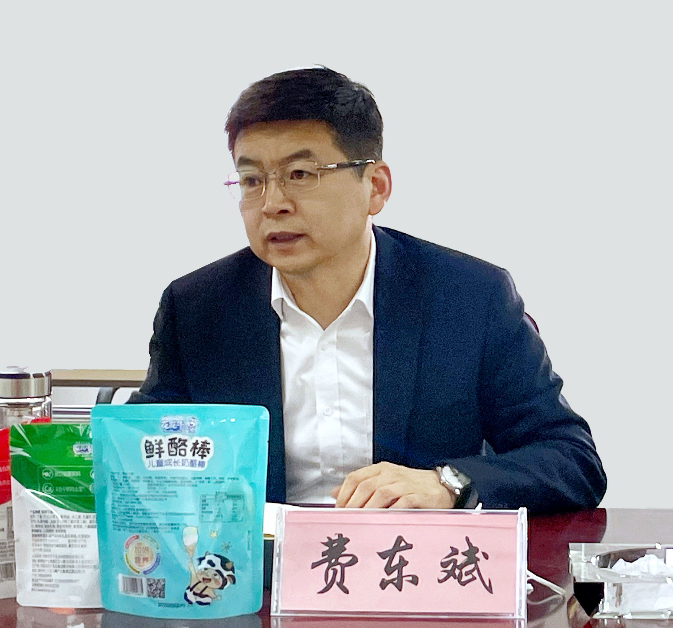 河南省委常委、副省长费东斌莅临 开云官方入口_开云（中国）乳业集团调研