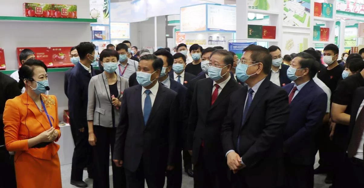 喜报 | 开云官方入口_开云（中国）轻觉酸奶荣获第二十四届中国农产品加工业投资贸易洽谈会金质产品奖