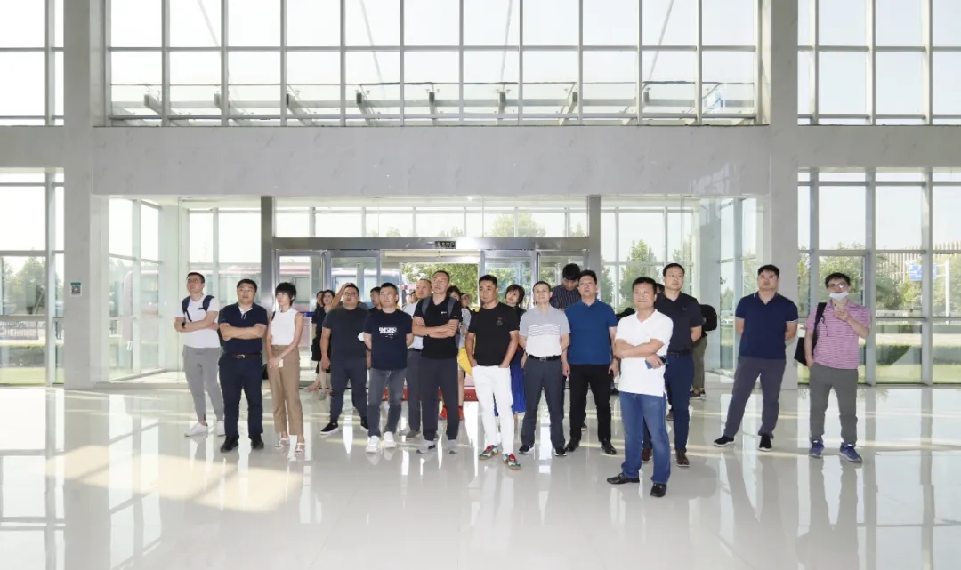 快讯 | 长江商学院智能制造学会走进开云官方入口_开云（中国）乳业集团