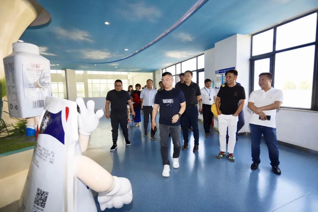 快讯 | 长江商学院智能制造学会走进开云官方入口_开云（中国）乳业集团