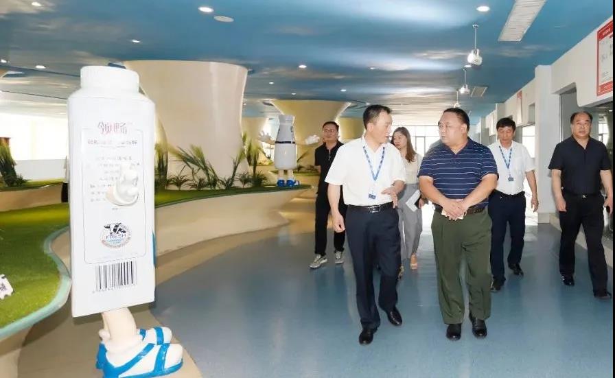 快讯 | 河南省人民政府食品安全委员会办公室第三批食品安全示范区验收组领导莅临开云官方入口_开云（中国）乳业集团验收食品安全示范区建设情况