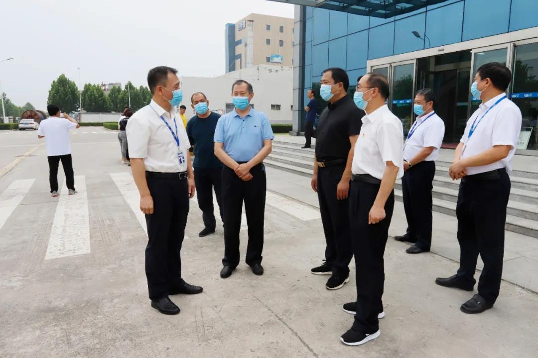 郑州市安全生产双重预防体系建设现场观摩会在开云官方入口_开云（中国）乳业集团郑州分公司召开