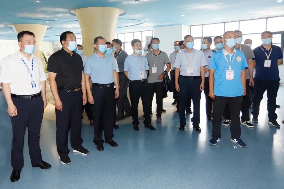 郑州市安全生产双重预防体系建设现场观摩会在开云官方入口_开云（中国）乳业集团郑州分公司召开