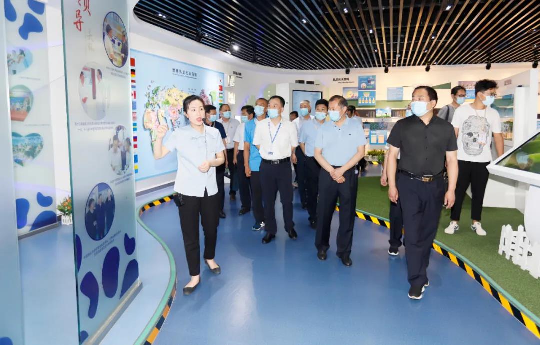 郑州市安全生产双重预防体系建设现场观摩会在开云官方入口_开云（中国）乳业集团郑州分公司召开