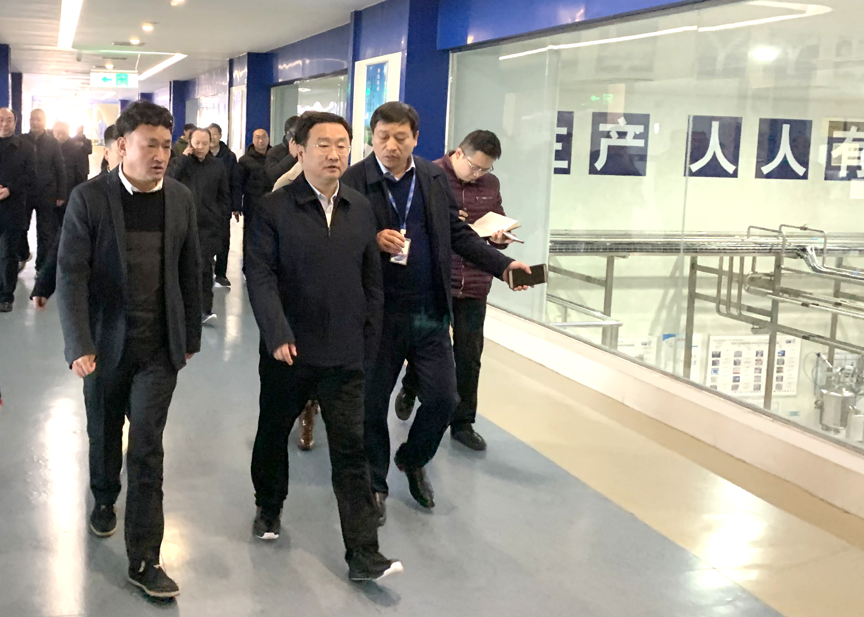 郑州市委副书记、市长王新伟莅临开云官方入口_开云（中国）乳业集团调研