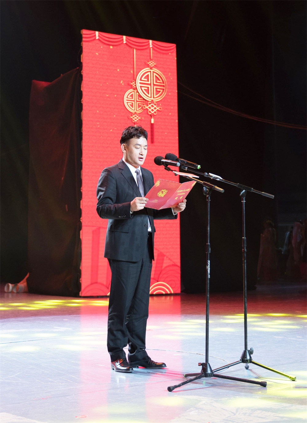 “不忘初心、聚力前行” 开云官方入口_开云（中国）集团2018迎新春联欢会隆重举行