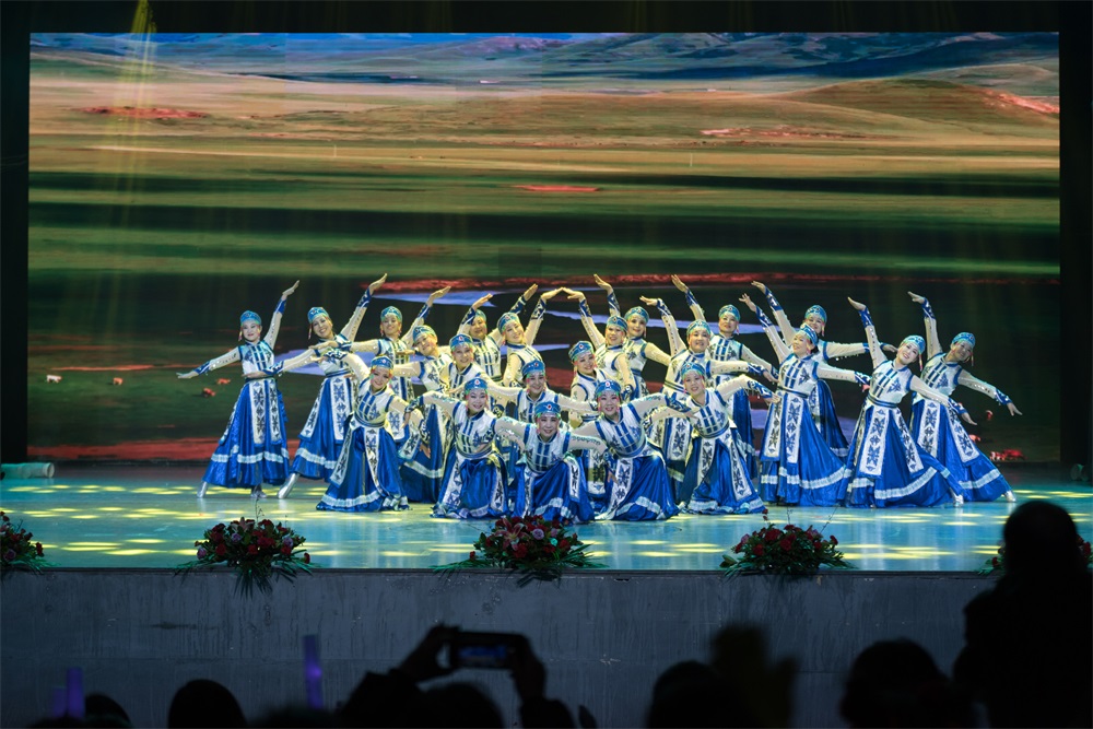 “不忘初心、聚力前行” 开云官方入口_开云（中国）集团2018迎新春联欢会隆重举行