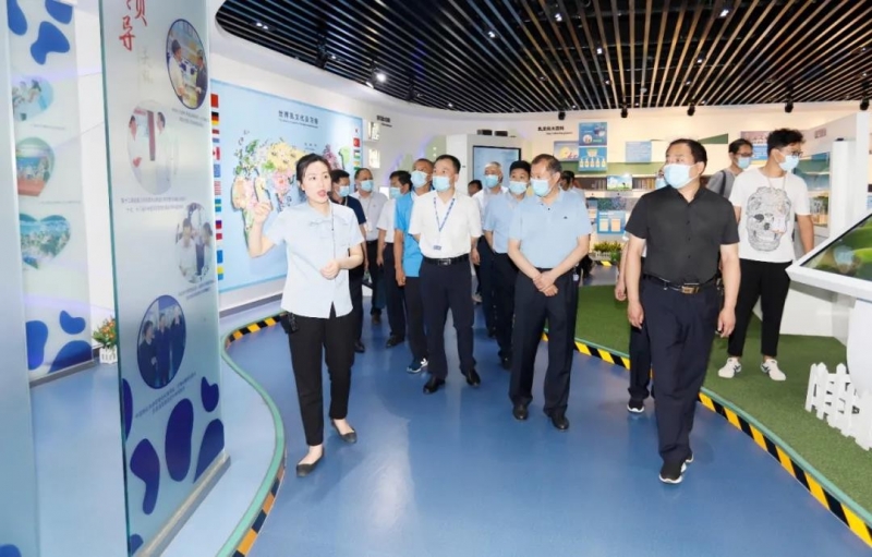 郑州市安全生产双重预防体系建设现场观摩会在开云官方入口_开云（中国）乳业集团郑州分公司召开