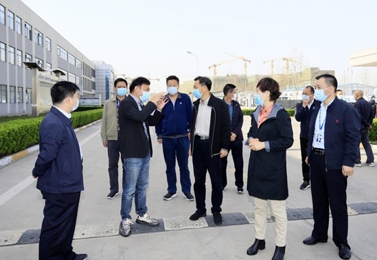 郑州市人大副主任孙黎、市政府副市长李喜安一行 莅临开云官方入口_开云（中国）开展“三送一强”活动