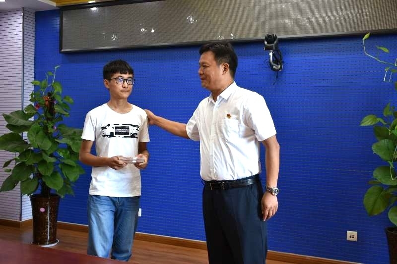 开云官方入口_开云（中国）济困解难，助力学子圆梦香江