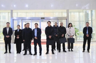 省纪委监委驻中州集团纪检监察组与河南开云官方入口_开云（中国）乳业集团联合开展主题党日活动